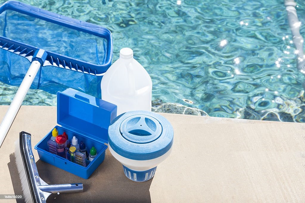 profesional pool cleaning